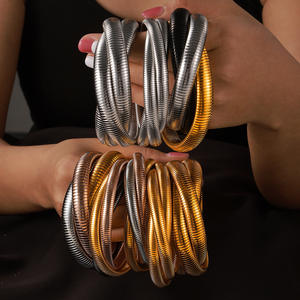 Pulsera elástica <span class=keywords><strong>de</strong></span> cadenas <span class=keywords><strong>de</strong></span> serpiente gruesas a la moda, pulsera apilable chapada en <span class=keywords><strong>oro</strong></span> <span class=keywords><strong>de</strong></span> acero inoxidable, brazalete Triple elástico entrelazado - Product Image 5