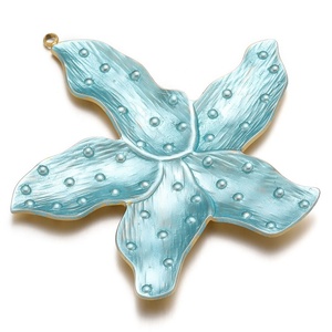 Colgante de flor grande de cinco pétalos de 60 mm de acero inoxidable chapado en oro de 18 quilates con esmalte para mujer, accesorio de dijes para pulsera DIY - Product Image 3