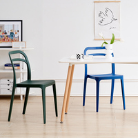 Chaise de jeu fabriquée en Chine, chaises de salle à manger originales de luxe, chaises en plastique, vente en gros de meubles de chambre à coucher