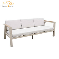 Allwetter-Aluminium-Gartensofas Outdoor-Möbel Hotel-Innenhof-Balkon 5-Sitzer Komfortables Terrassen-Sofa-Set mit Teak-Dekor