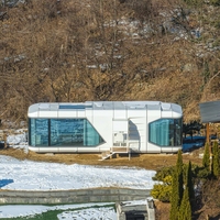 Maison capsule spatiale de luxe en acier, préfabriquée, modulaire, type Apple Cabin, maisonnette mobile intelligente pour appartement, resort, glamping, camping