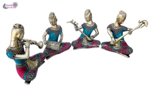 Ensemble musical artisanal en laiton avec pierres de corail, figurine décorative de musicien en laiton, style antique, pour la maison, le bureau ou la table. - Product Image 3