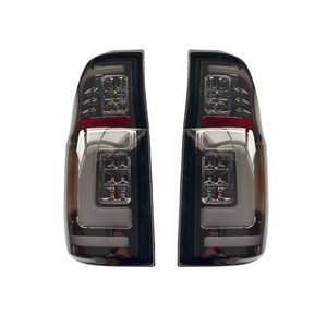Luces Traseras LED para Ford Ranger con Lentes Ahumadas 2012-2022, Modificación con Señales de Giro Secuenciales y Luces de Reversa - Product Image 2
