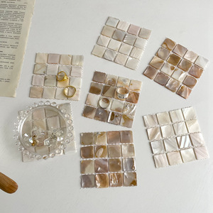 Sous-verres carrés <span class=keywords><strong>en</strong></span> coquille <span class=keywords><strong>de</strong></span> conque naturelle, sous-verres isolés <span class=keywords><strong>en</strong></span> mosaïque, décoration <span class=keywords><strong>de</strong></span> salle d'accessoires <span class=keywords><strong>de</strong></span> photographie - Product Image 1