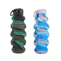 Bouteille d'eau en silicone sans BPA portable de 500ml avec couvercle mousqueton passe directement au lave-vaisselle pour le camping en plein air