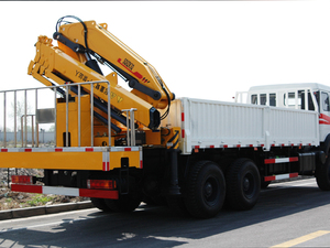 Grue télescopique montée sur camion de 5 tonnes SPS12500B avec pompe et engrenages – Composants essentiels durables pour conditions routières complexes - Product Image 3