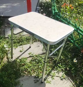 最高品質の小型折りたたみ式キャンプテーブルポータブルアルミニウムビーチテーブル