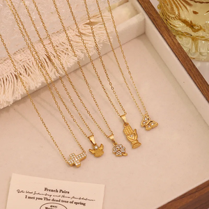 Collar con Colgante de Cruz de Mariposa y Flor de Acero Inoxidable 304 Chapado en Oro de 18K de Alta Calidad, Diseñado para Mujeres, Temporada de Bodas - Product Image 1