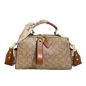 2025 High-End Women's Handbag Luxury <b>Medium</b> Size Designed Renowned Designer Geometric Pattern Zipper Closure Metallic - Product Image 4