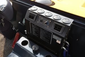 Rodillo Neumático Autopropulsado con Accionamiento Hidrostático para un Funcionamiento Suave - Product Image 4