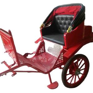 Chariot à chevaux de luxe à deux roues, transport spécial tiré par des poneys - Product Image 1