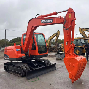 Excavatrice Doosan DX75 d'occasion de bonne qualité, modèle 2022, moteur, boîte de vitesses, pompe, roulement, 7,5 tonnes, livraison immédiate, testée et inspectée - Product Image 1