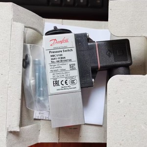 060N1036 MBS 5100 0-10 Bar 4-20mA G1/4 Aprobado para Uso Marino en Barcos - Product Image 2