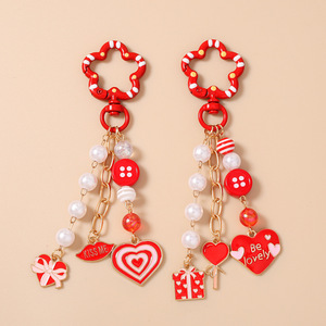 Llavero de Corazón Rojo Dulce con Perlas y Dije de Flor, Cierre en Forma de Flor, Llavero Esmaltado '<span class=keywords><strong>Kiss</strong></span> Me' para Regalo de San Valentín, Joyería Colgante para Bolsos - Product Image 1