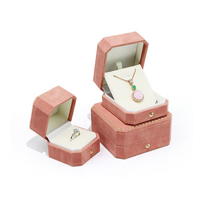 Kotak Perhiasan Beludru Flanel Warna Kustom Logo Kustom Baru Kotak Kemasan Perhiasan Cincin Kalung Gelang Beludru - Product Image 1