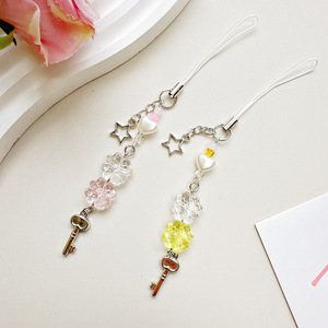 Nouveau porte-clés pendentif trèfle à quatre feuilles en acrylique, mignon et élégant, pour sacs, chaînes de téléphone, accessoires décoratifs - Product Image 2