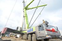 Grue mobile tout-terrain Zoomlion Zat8000v de 800 tonnes pour éolienne de 2 MW