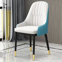 Chaises de salle à manger en cuir en gros, dossier haut, pieds en métal, chaise de bureau en fer pour hôtel, mobilier domestique beige gris, luxe léger et simple