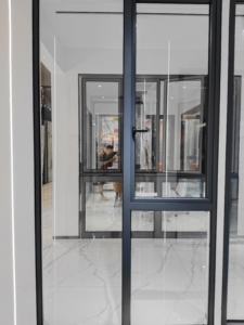 VOBO <span class=keywords><strong>Solartech</strong></span> Eclipse Fenêtre fixe moderne en alliage d'aluminium à contrôle solaire avec Brise Soleil externe-Immeuble de bureaux et salle de bains - Product Image 3