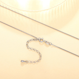 Collana con Catena a Maglia Quadrata in Argento 925, Design Minimalista Unisex per Uso Quotidiano - Product Image 1