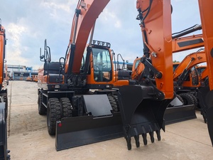 Excavatrice sur roues Develon DX210W robuste pour les grands projets d'infrastructure et urbains - Product Image 4