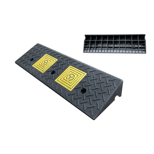 <span class=keywords><strong>Rampe</strong></span> de porte de seuil de fauteuil roulant en caoutchouc solide durable de 1 ''avec bords d'aile ralentisseurs fonctionnels - Product Image 1