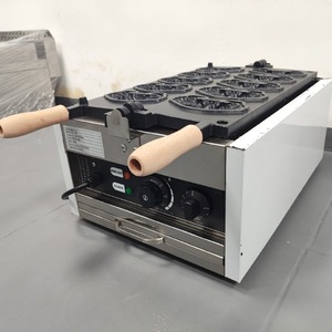 <b>Crab</b> Waffle Machine FQ-1105P Non-Stick Commercial Catering Equipment - Product Image 2