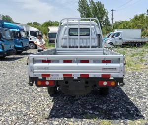 <b>Used</b> Changan Dongfeng Double-Row Mini Truck 5-Speed Manual Euro 2 Emission Right Steering 4x2 Drive Comfortable Van Made China - Product Image 4