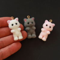 Pendentif chat 3D floqué en résine à bas prix, en stock, accessoires DIY, breloque de sac style Miu, matériau artisanal pour décoration