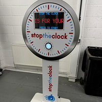 Machine de jeu de défi de chronométrage commercial, jeu interactif de réaction avec chronomètre pour la location d'événements, l'activation de marque et les fêtes d'entreprise