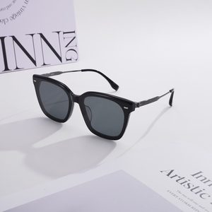 Gafas de Sol Cuadradas Extra Grandes de Moda para Hombre y Mujer, Montura Clásica de Acetato, Protección UV400, Gafas de Sol de Moda Urbana para la Playa - Product Image 3