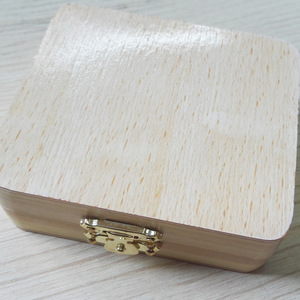 Slide <b>holder</b> with rounded corners to prevent hand injury; laboratory consumables and instruments. - Product Image 3
