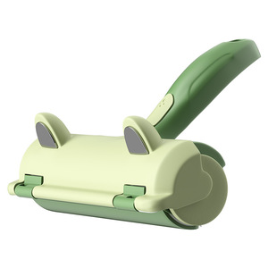 Rodillo quitapelusas Little Frog para ropa, cepillo de plástico reutilizable de color verde claro con mango para limpieza del hogar - Product Image 1