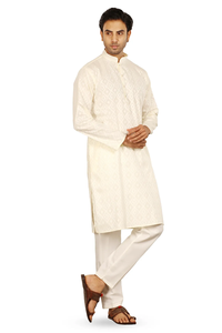 Compre una Kurta de Diseño Royal Cream, Prenda Étnica Elegante, Perfecta para Ocasiones Festivas, Tradicionales y Especiales - Product Image 3