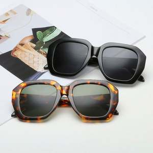 Vente en gros de lunettes de soleil vintage de luxe à grande monture polygonale, lunettes de soleil carrées UV400 pour femmes - Product Image 4