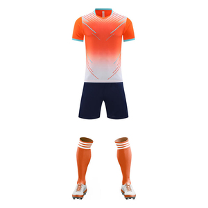 Camiseta deportiva y pantalones cortos elásticos con logotipo personalizado hecho de material de punto doble - Product Image 6