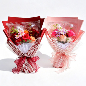 Bouquet <span class=keywords><strong>de</strong></span> fleurs <span class=keywords><strong>de</strong></span> <span class=keywords><strong>savon</strong></span> doux en forme <span class=keywords><strong>de</strong></span> cœur, boules <span class=keywords><strong>de</strong></span> <span class=keywords><strong>bulles</strong></span> en amidon <span class=keywords><strong>de</strong></span> maïs, coffret cadeau avec ruban perlé pour la Saint-Valentin, la fête des Mères, la remise des diplômes - Product Image 6