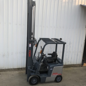 Used Komatsu TCM 1.5 Ton 3-Stage Electric Forklift Stacker with Drum <b>Handling</b> for Narrow Aisle Applications - Product Image 6