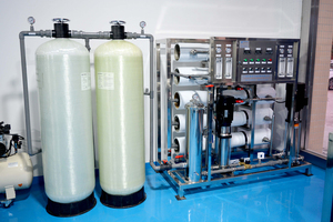 Réservoir de stockage d'eau de pluie et de liquide, traitement de l'eau de sol par osmose inverse pour une osmose inverse, adoucissant en usine - Product Image 2