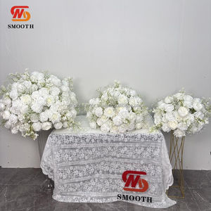 Decoraciones de Mesa para Boda SMOOTH, Centros de Mesa con Rosas Rosadas, Bolas de Flores Artificiales de 1.8-2.4m, Diseño Asimétrico - Product Image 6