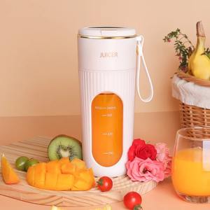 Presse-agrumes électrique multifonctionnel portable pour fruits et légumes frais avec écran LCD et recharge USB, idéal pour les voyages en famille et les activités de plein air - Product Image 1