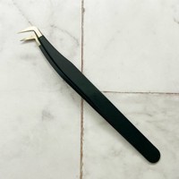 Recourbe-cils en acier inoxydable coloré à sept caractères et pinces à épiler de haute précision pour recourber les extensions de cils