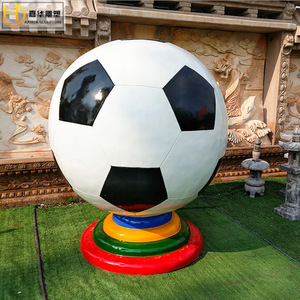 Sculpture extérieure en fibre de verre Jiahua, imitation ballon de football, à poser au sol, décoration géométrique abstraite ronde - Product Image 2