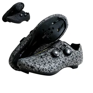 2023 <span class=keywords><strong>scarpe</strong></span> <span class=keywords><strong>da</strong></span> ciclismo traspiranti di alta qualità in carbonio per <span class=keywords><strong>bici</strong></span> <span class=keywords><strong>da</strong></span> strada Spd all'ingrosso fodera in rete per ciclismo estivo - Product Image 1