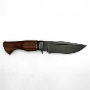 Herramienta Utilitaria para Acampar al Aire Libre, Hecha a Mano, de Acero al Carbono Negro Mate, con Mango de Madera de Palisandro Oscuro - Product Image 1