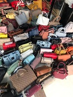 Nouvelle Meilleure Vente en Afrique Prix Bas Stock Sacs à Main pour Femmes Liquidation Surplus Stocks Annulés Lots Mixtes Sacs en Cuir et en Peluche