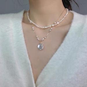 Collar Elegante y Moderno para Mujer con Perlas Barrocas Naturales, Cadena para Clavícula con Diseño de Pétalos, Versatilidad para Vestidos de Encaje - Product Image 2