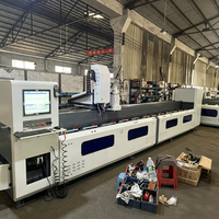 Machine de perçage et de fraisage CNC robuste pour profilés de portes et fenêtres en PVC et aluminium, 8200W haute puissance, 380V, production stable
