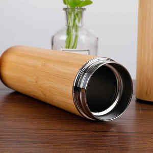 Vaso Térmico de Acero Inoxidable con Aislamiento al Vacío y Cubierta de Bambú, Diseño Moderno a Prueba de Fugas, Botella de Agua para Regalo al por Mayor con Grabado Láser - Product Image 3
