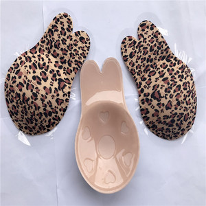 Populaire auto-<span class=keywords><strong>adhésif</strong></span> oreilles <span class=keywords><strong>de</strong></span> <span class=keywords><strong>lapin</strong></span> <span class=keywords><strong>soutien</strong></span>-<span class=keywords><strong>gorge</strong></span> push-up femmes Invisible sein ascenseur Silicone mamelon couverture intimes sein pétales - Product Image 6